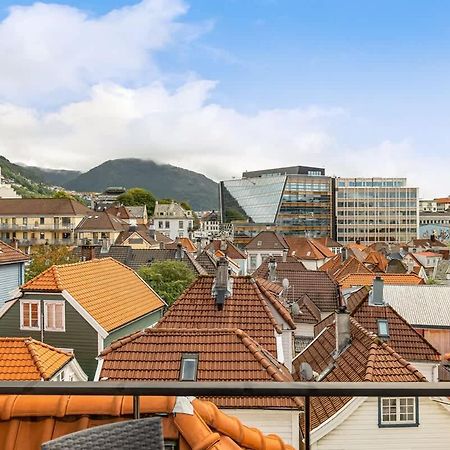Dinbnb Apartments I Historical Two-Floor Apartment With Rooftop Panorama I 1645 Heritage ベルゲン エクステリア 写真