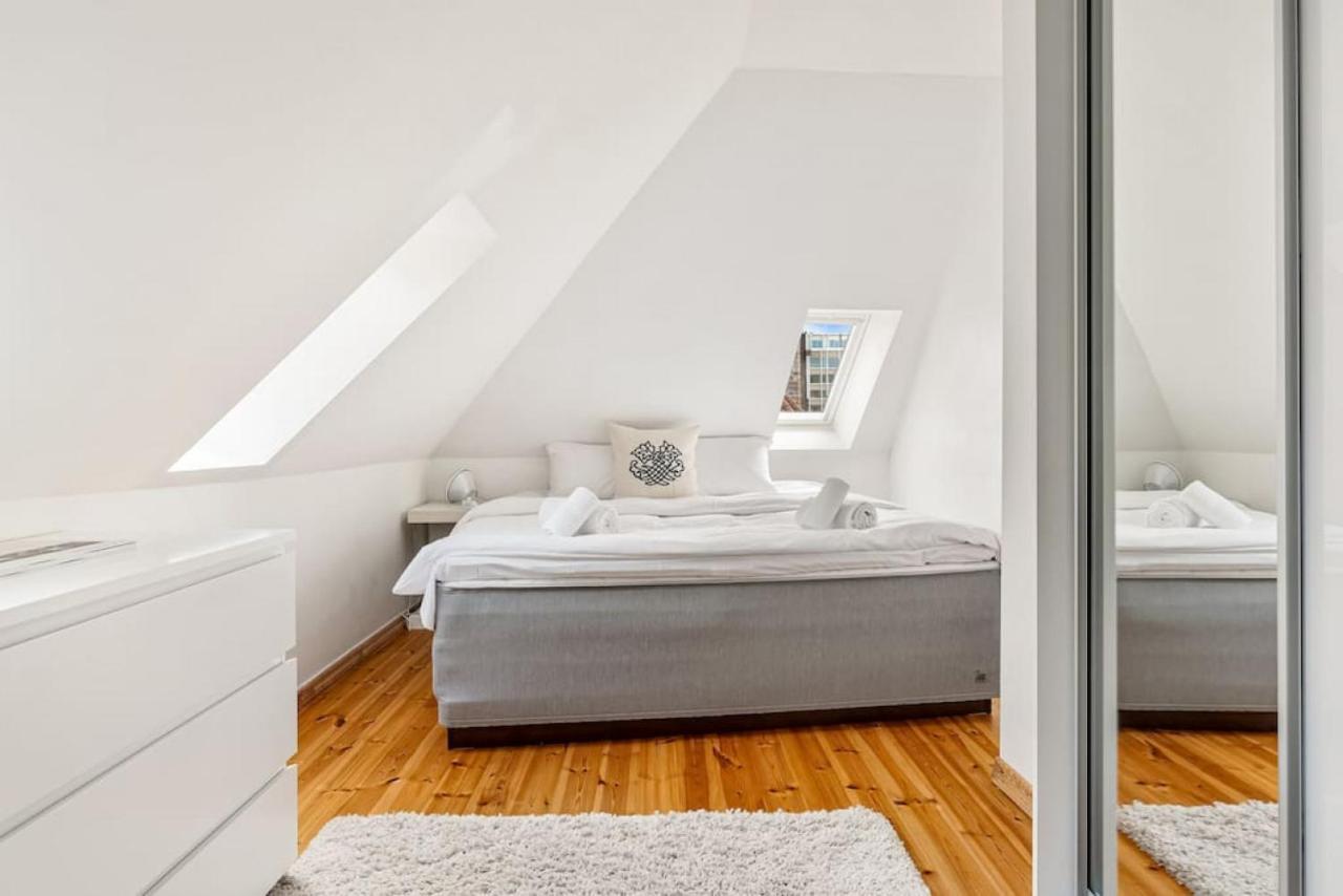 Dinbnb Apartments I Historical Two-Floor Apartment With Rooftop Panorama I 1645 Heritage ベルゲン エクステリア 写真