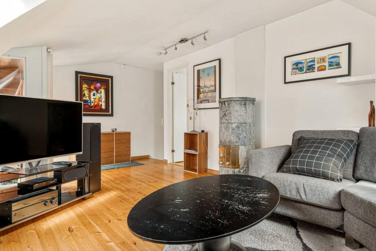 Dinbnb Apartments I Historical Two-Floor Apartment With Rooftop Panorama I 1645 Heritage ベルゲン エクステリア 写真